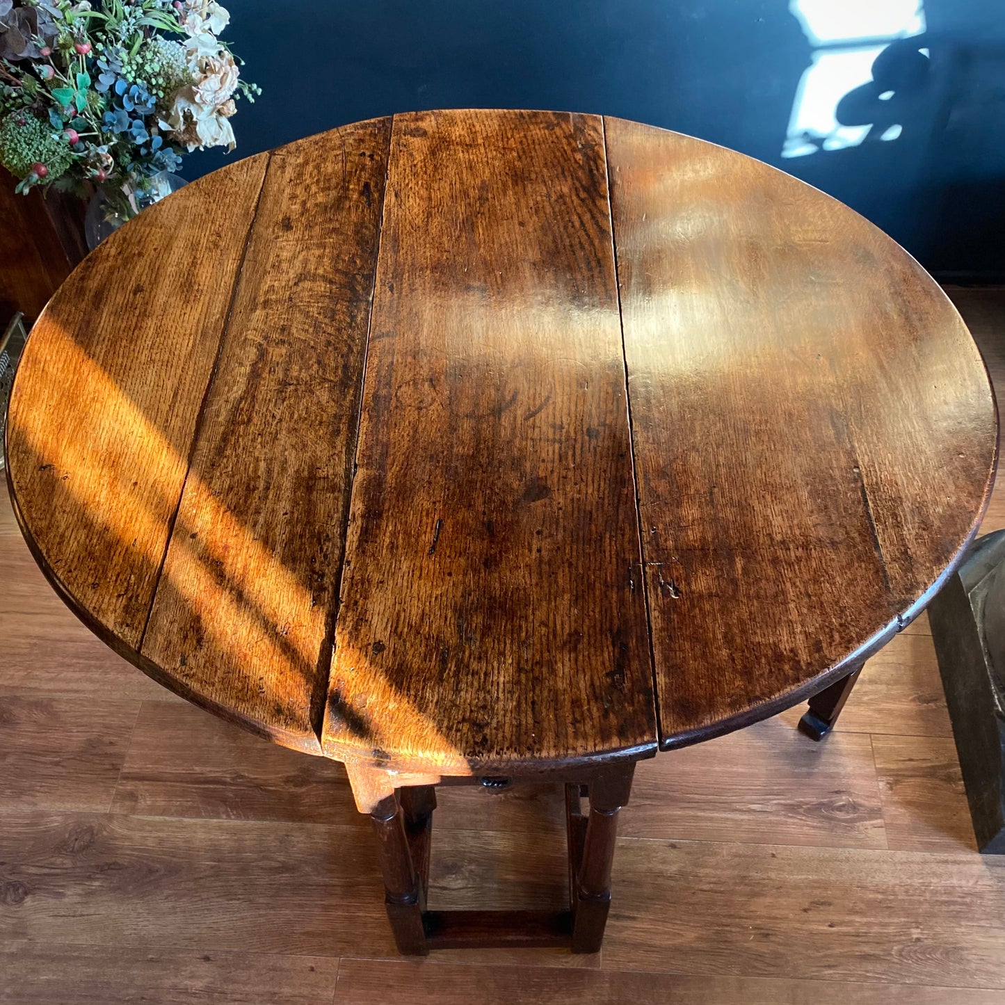 Charles II English Oak Gateleg Table C.1670