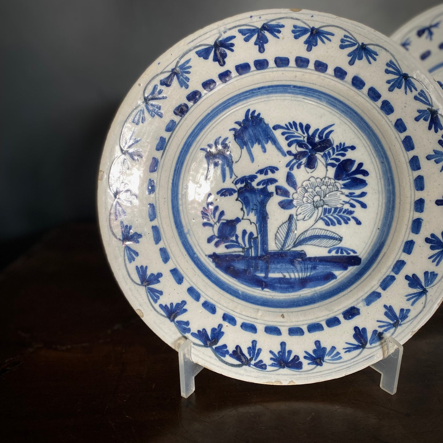 Pair of Delft Plates