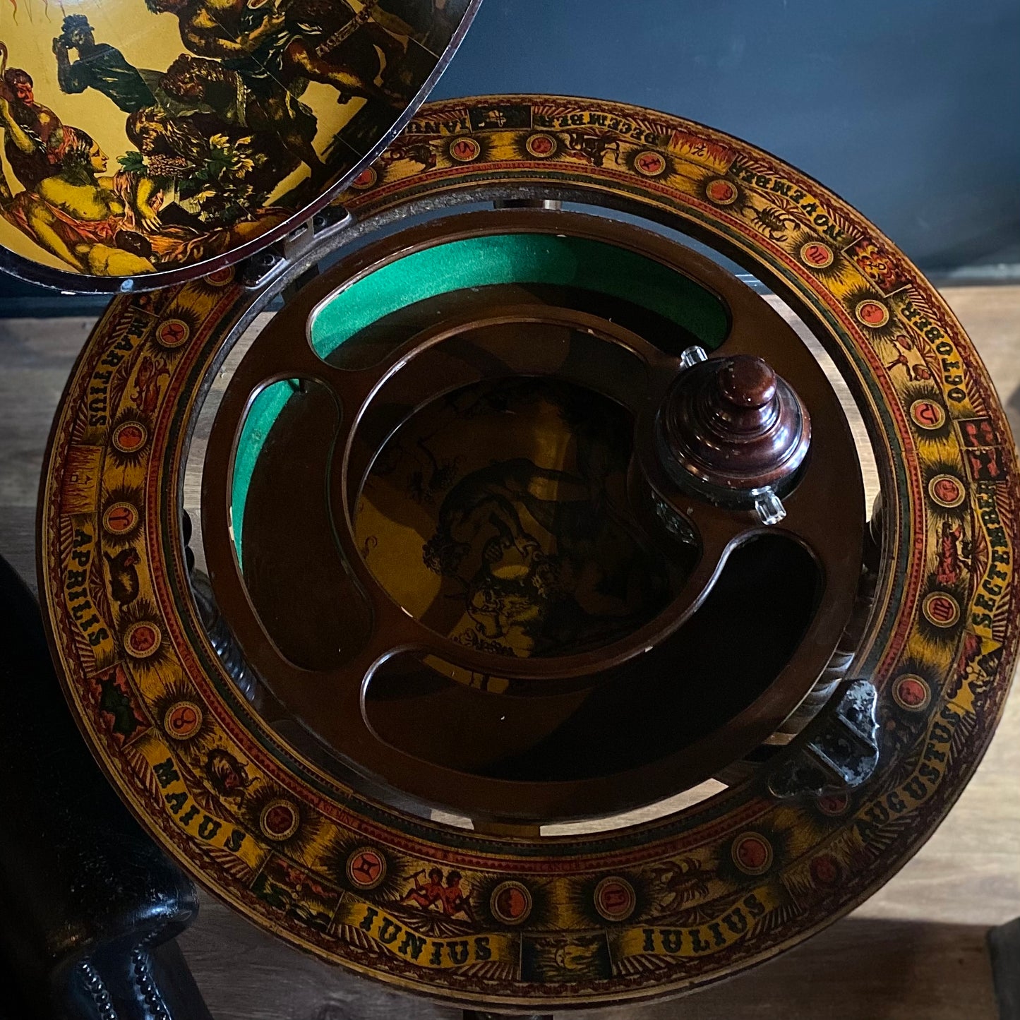 Vintage Drinks Globe C.1930-40