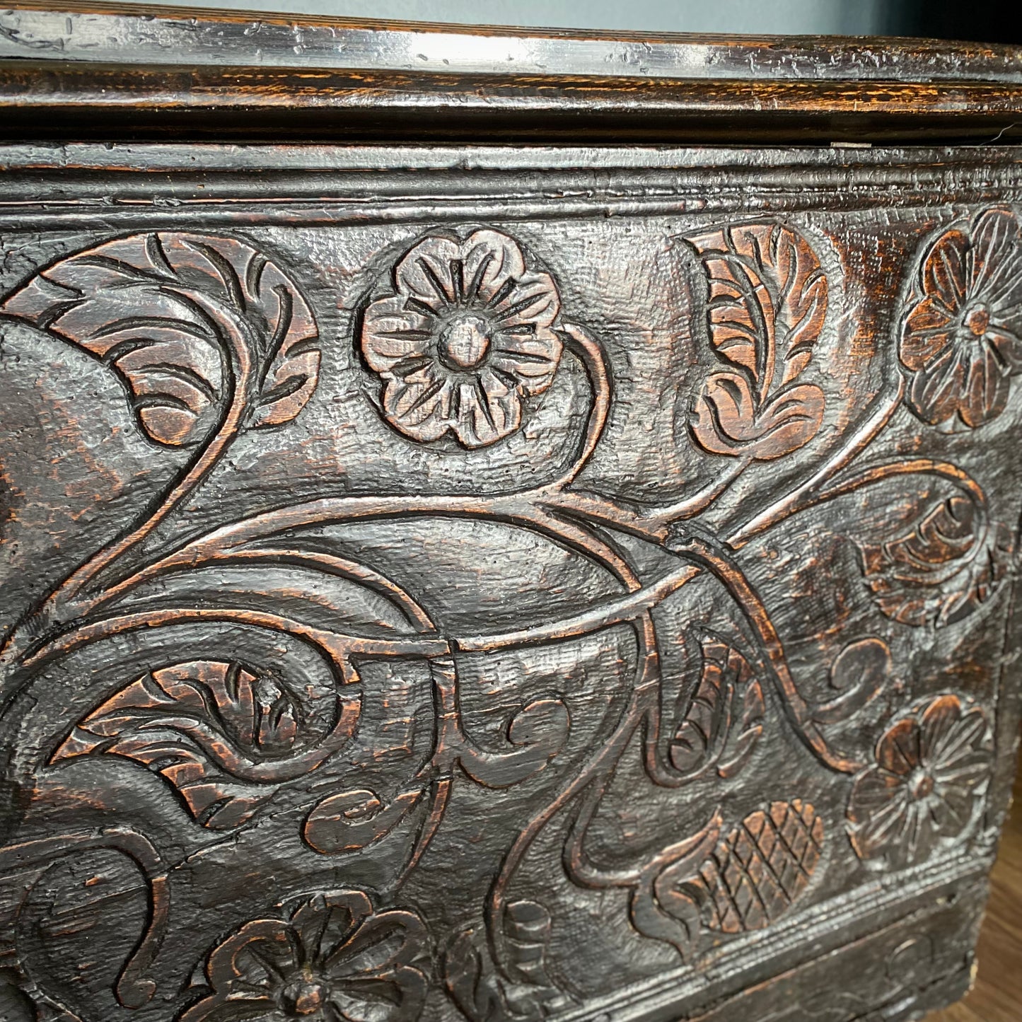 James I English Oak Coffer D.1613